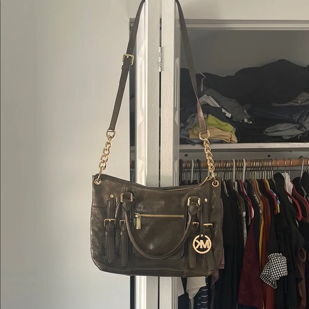 VIDEO- Michael Kors dark green/brown cross body